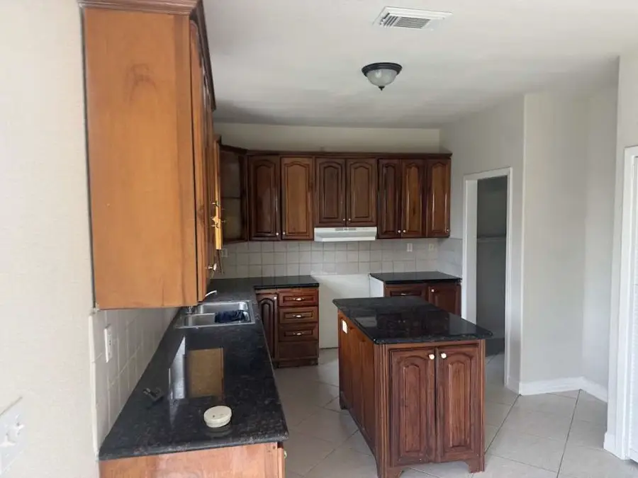 1675 Hugh Road #B, Houston, TX 77067 - #3