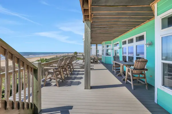 2396 Sand Drift Lane, Crystal Beach, TX 77650