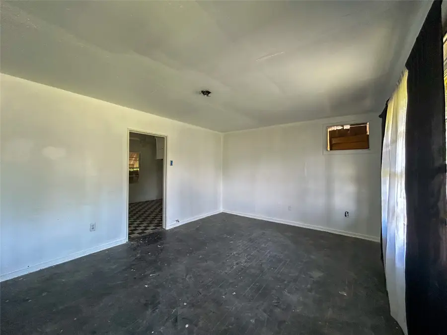 7810 Darnay Drive, Houston, TX 77033 - Image #2