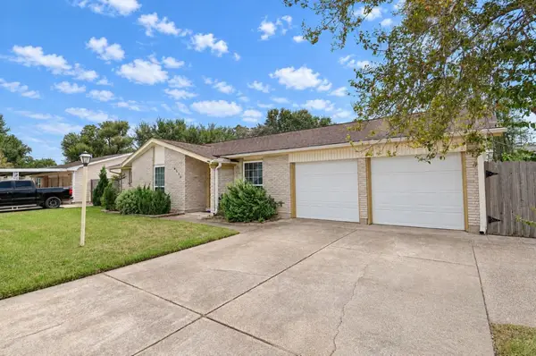 5515 Saxon Drive, Houston, TX 77092
