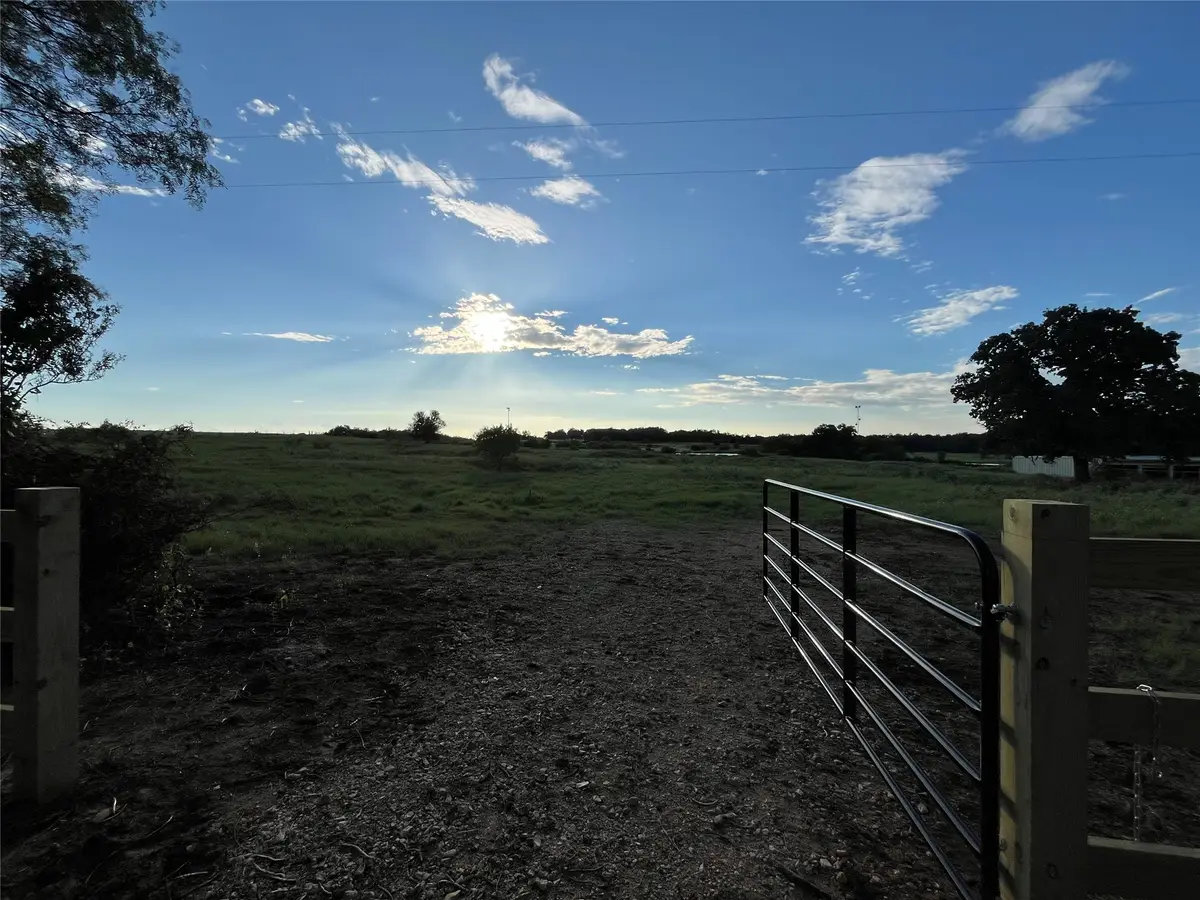 1018 Red Town Rd, Elgin, TX 78621 - #1