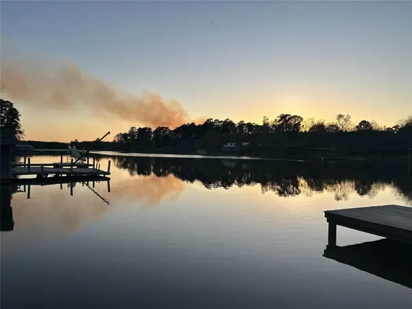 1 Sunset Lake, Huntsville, TX 77340