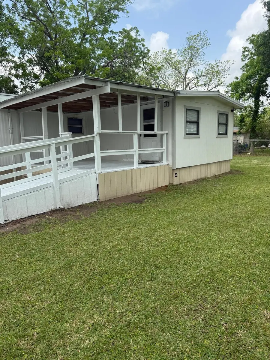 116 Avenue C, Brazoria, TX 77422 - #2