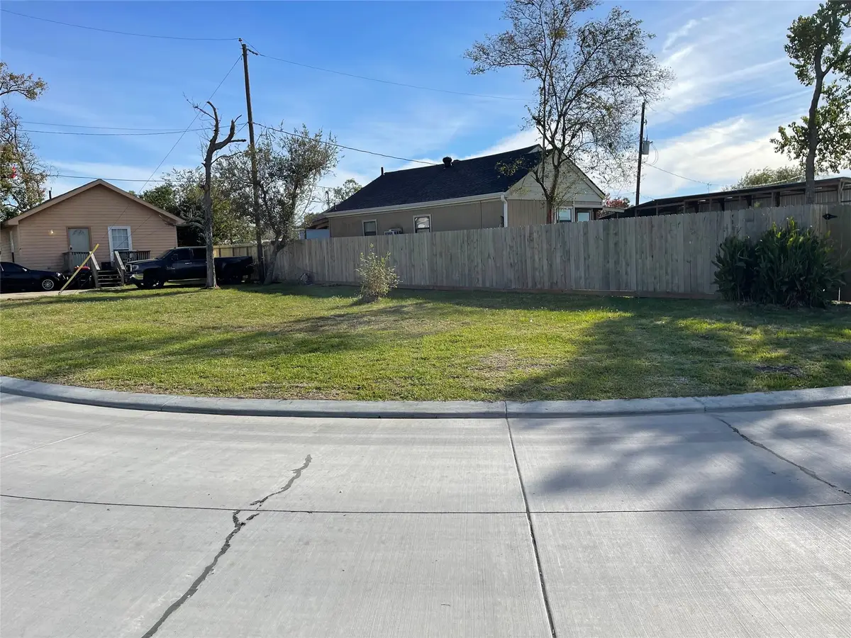 0 Gulls Cut N, Baytown, TX 77523 - Image #1