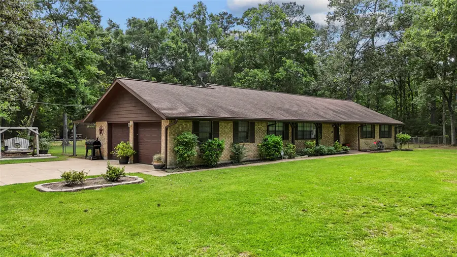 412 Commanche Trail, Wallisville, TX 77597 - Image #2