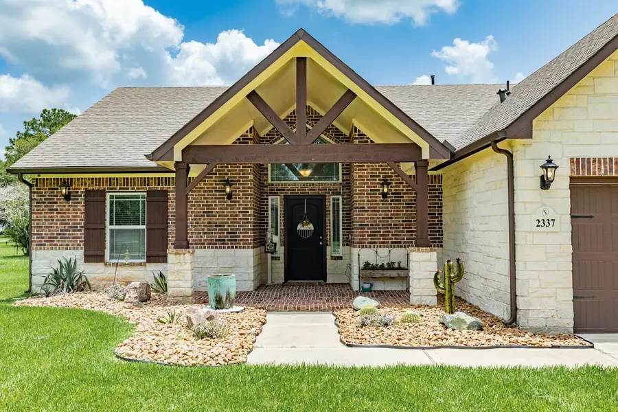 2337 Shalmar Drive, West Columbia, TX 77486 - Image #3