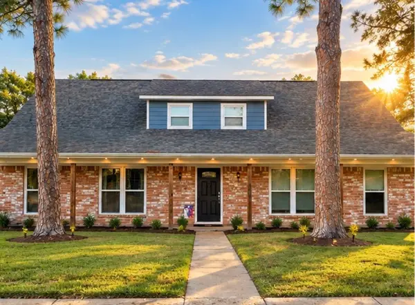 4351 Parkmead Drive, Seabrook, TX 77586