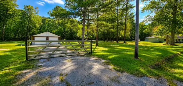 302 Waterfall Drive, Huffman, TX 77336