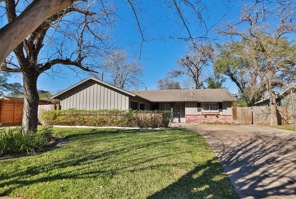 7158 Sharpview Drive, Houston, TX 77074 - Image #1