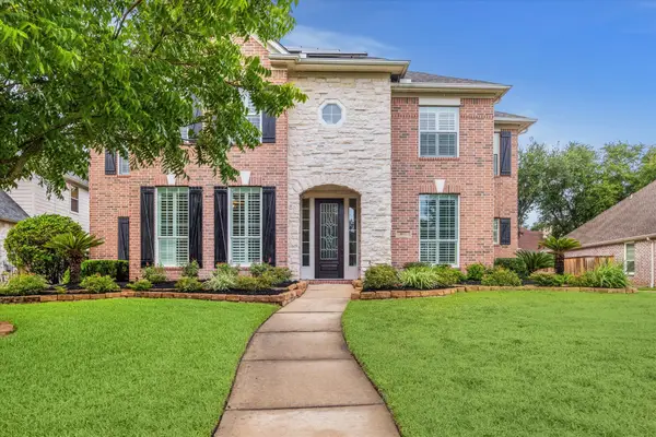 1611 Hill Spring Drive, Sugar Land, TX 77479