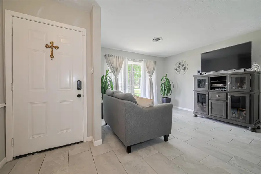 101 Wildrose Street, Baytown, TX 77520 - Image #3