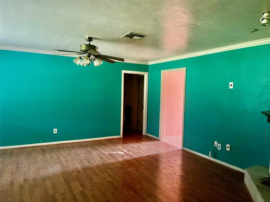 8703 Ashwyne Lane, La Porte, TX 77571 - Image #2