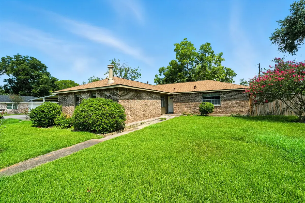4803 28th Street E, Dickinson, TX 77539 - Image #1