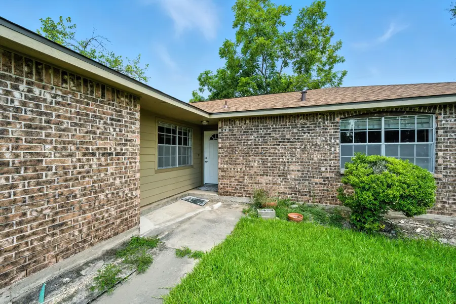 4803 28th Street E, Dickinson, TX 77539 - Image #2