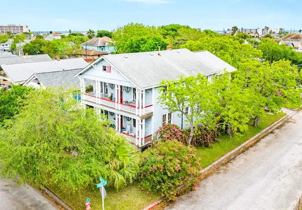 3727 Avenue R, Galveston, TX 77550