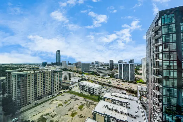 4521 San Felipe Street #1904, Houston, TX 77027