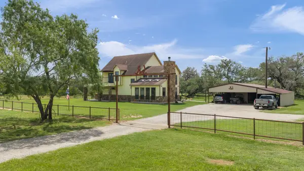 11970 Sulphur Springs Road, Adkins, TX 78101