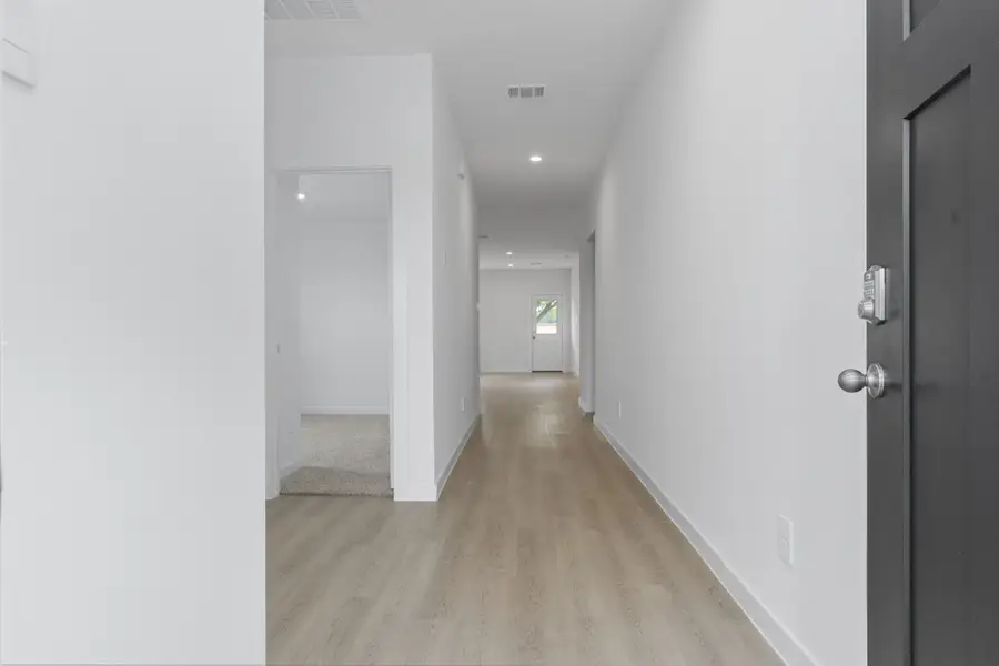 523 Robin Street, Angleton, TX 77515 - Image #2