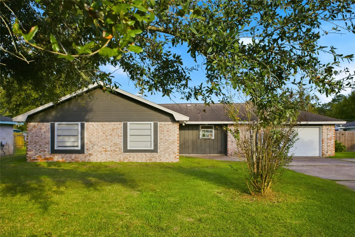 6604 Lancaster, Orange, TX 77632 - Image #1