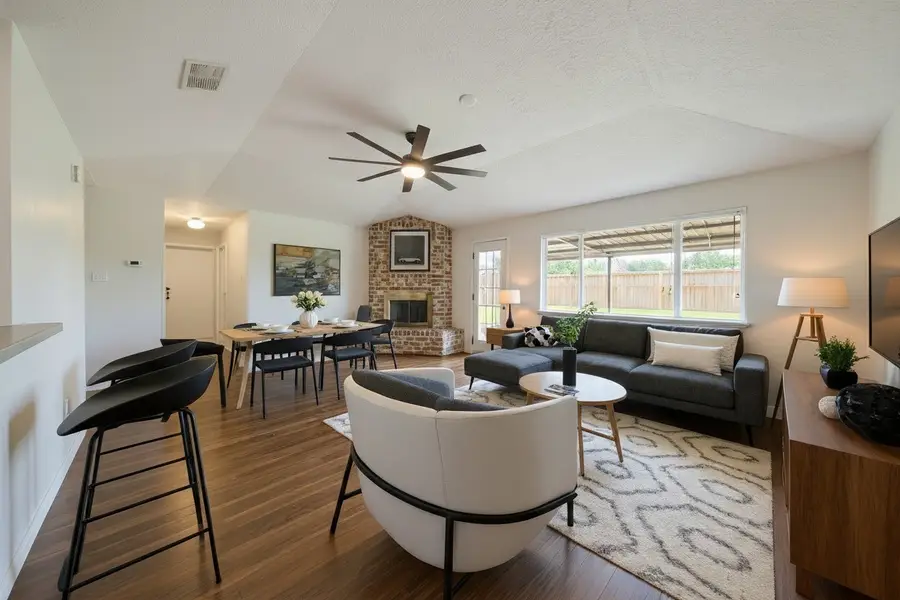 1325 Canyon Springs Drive, La Porte, TX 77571 - Image #2