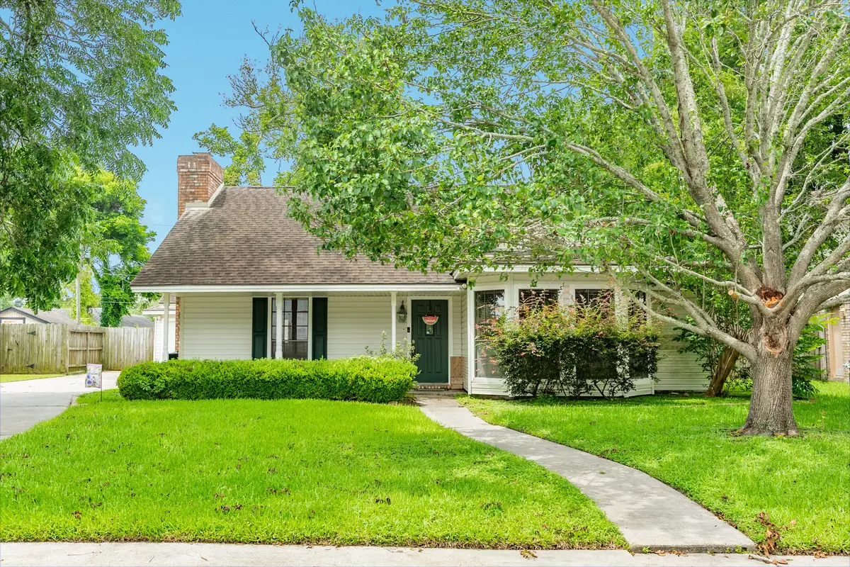 107 Mistletoe Street, Lake Jackson, TX 77566 - #1