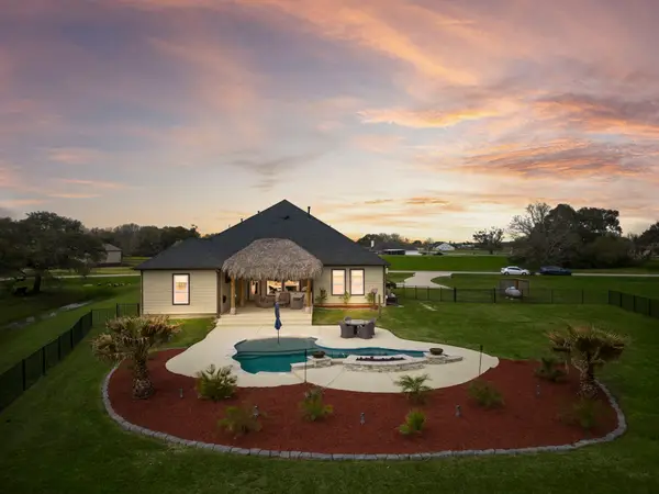 127 Cavalry Trail Drive, Rosharon, TX 77583