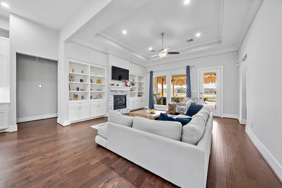 127 Cavalry Trail Drive, Rosharon, TX 77583 - Image #2