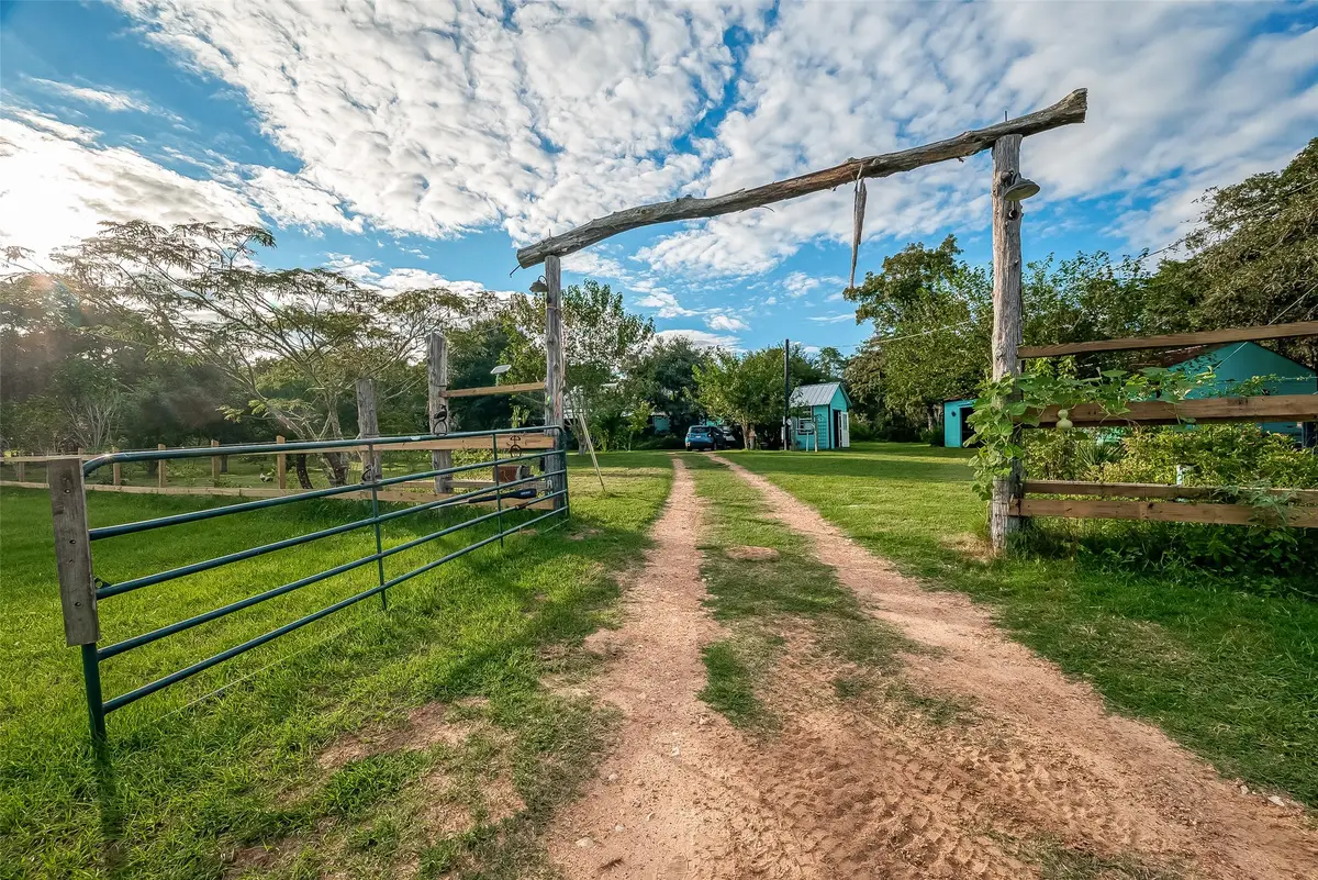 7160 County Road 132, Hallettsville, TX 77964 - #1