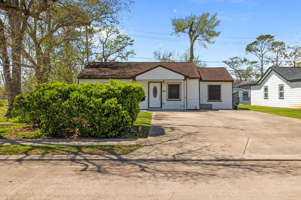 201 Huisache Street, Lake Jackson, TX 77566 - #1