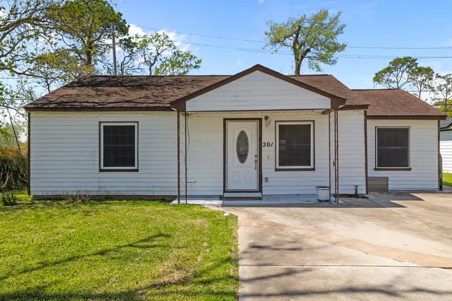 201 Huisache Street, Lake Jackson, TX 77566 - #3