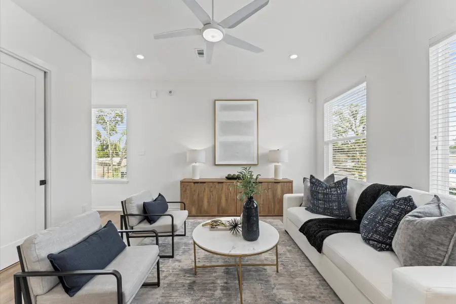 4742 Martin Hill Street, Houston, TX 77018 - Image #3