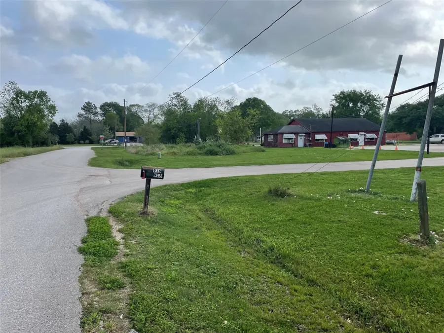 916 Hinson Street, Richmond, TX 77406 - Image #2