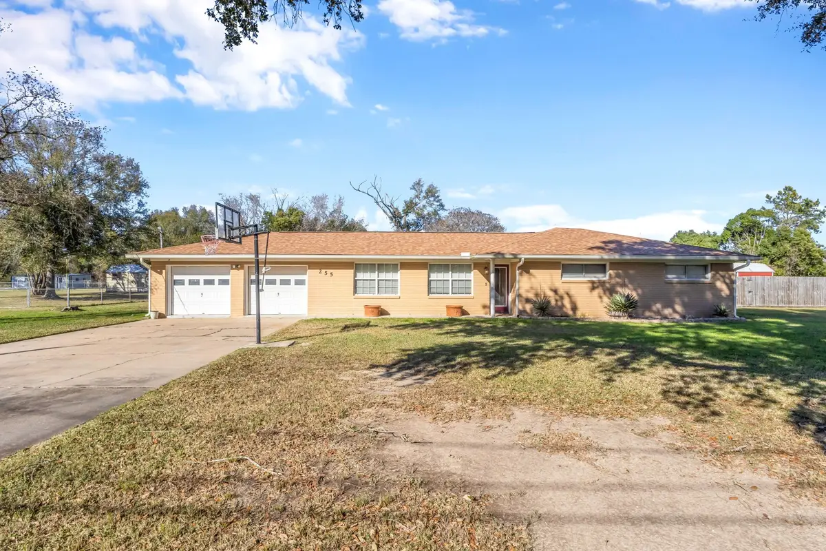 255 Gilmer Street, Bridge City, TX 77611 - Image #1
