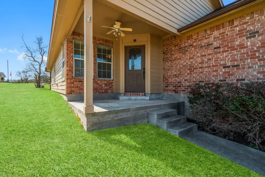 113 Cove Place, Montgomery, TX 77356 - Image #2