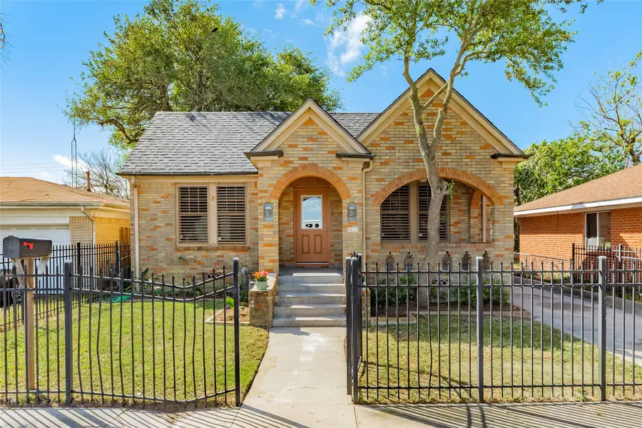 2215 Avenue O 1/2, Galveston, TX 77550 - #3