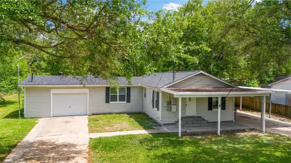 7021 2nd Street, Hitchcock, TX 77563