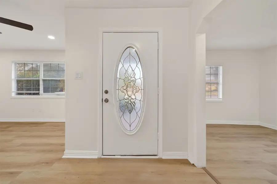 907 S 3rd Street, La Porte, TX 77571 - Image #3