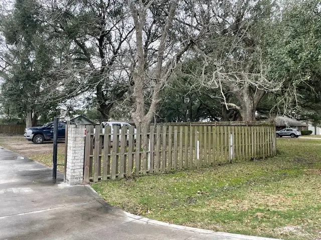 558 W Leblanc Street, Winnie, TX 77665 - Image #3