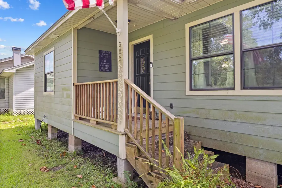 385 W Smith Street, Sour Lake, TX 77659 - #2