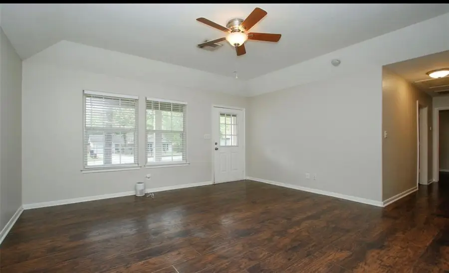 10819 Royal Tricia Drive, Conroe, TX 77303 - Image #2