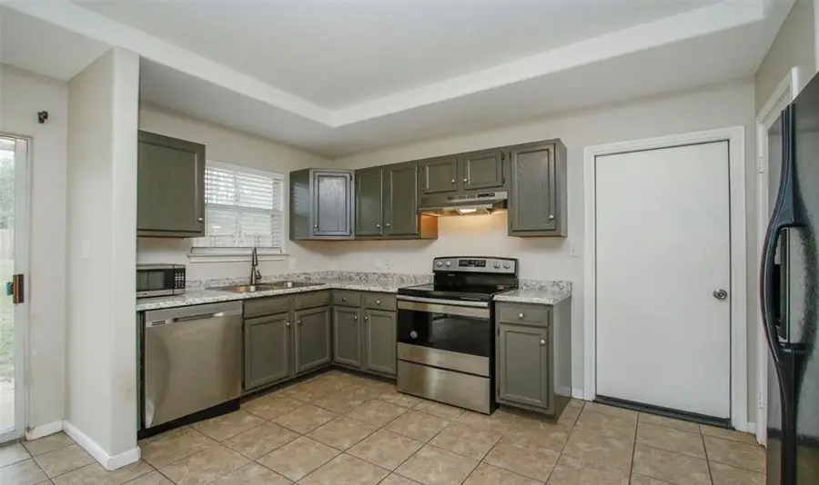 10819 Royal Tricia Drive, Conroe, TX 77303 - Image #3