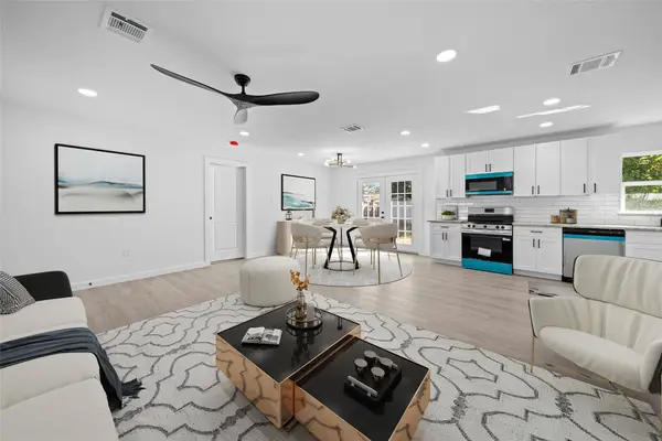 10430 Royal Oaks Drive, Houston, TX 77016