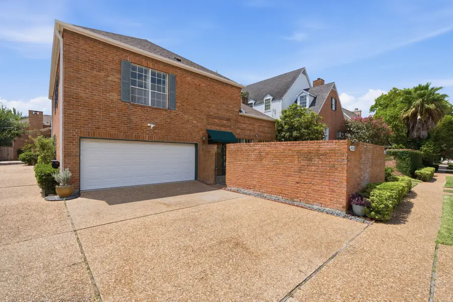 1422 Nantucket Drive #A, Houston, TX 77057 - #3