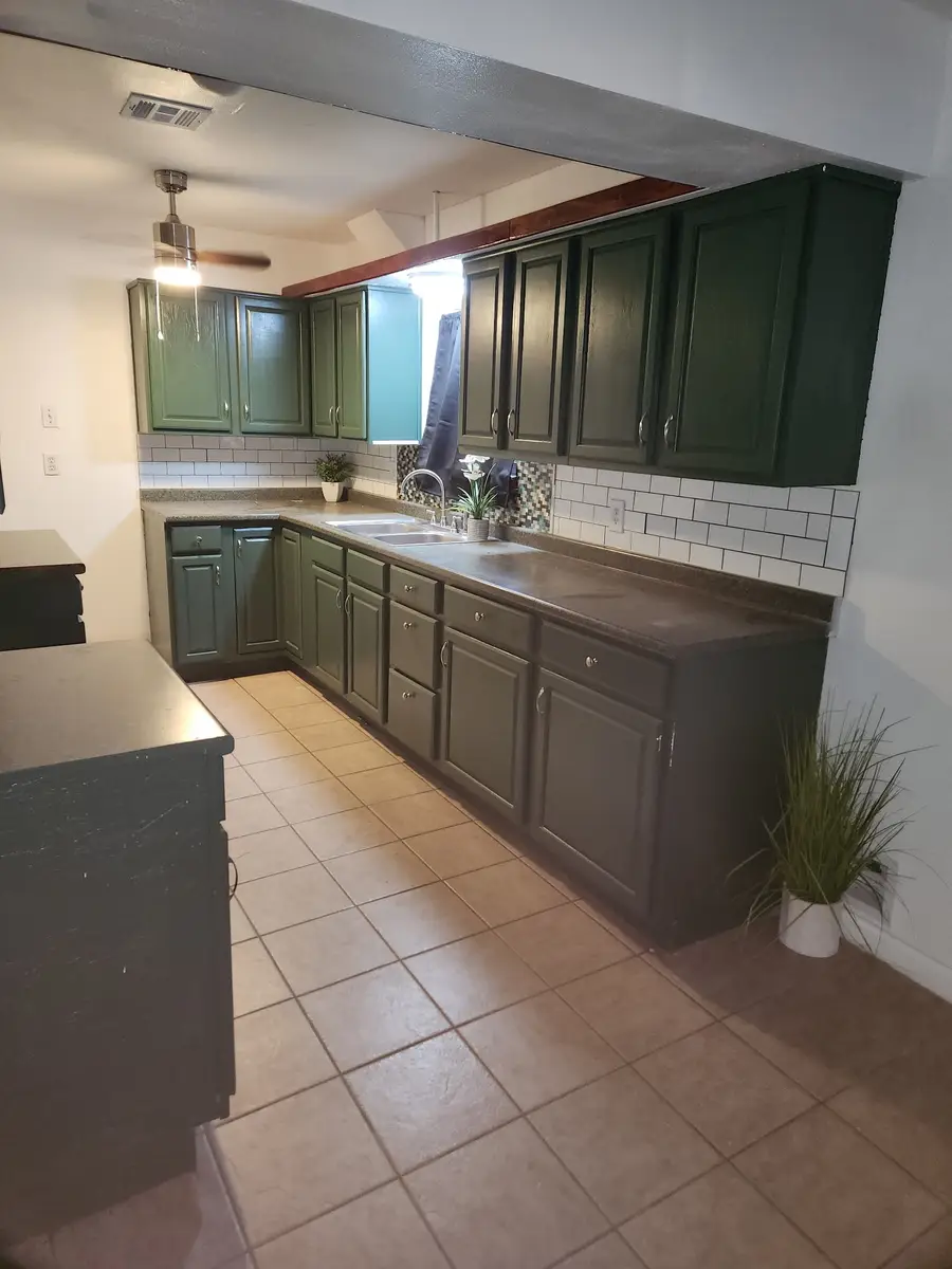 512 Harold Lane, Baytown, TX 77521 - Image #2