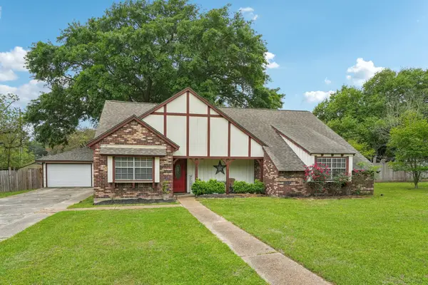211 Beaumont Drive, Magnolia, TX 77354