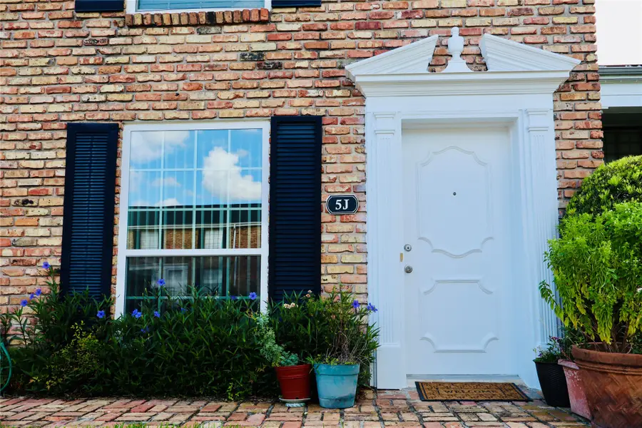 2201 Fountain View Drive #5J, Houston, TX 77057 - #2