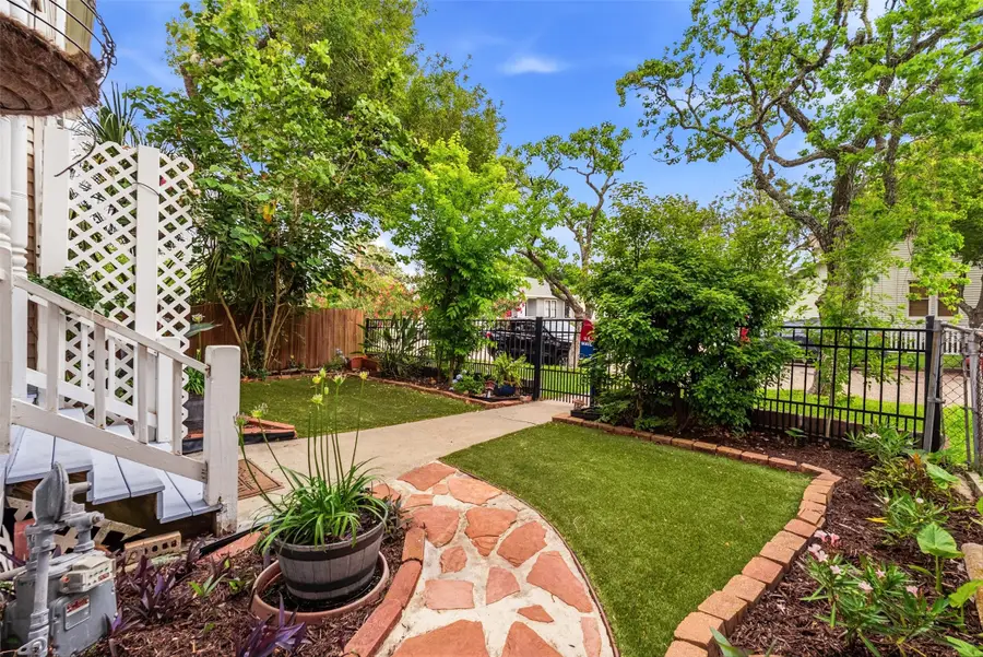 3826 Avenue O 1/2, Galveston, TX 77550 - #2