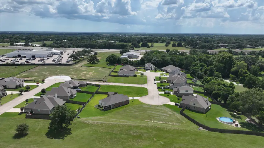 1707 Twin Oaks Circle, Brenham, TX 77833 - Image #3