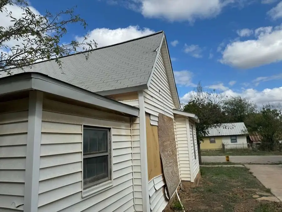 1000 S Frio Street, Coleman, TX 76834 - Image #2