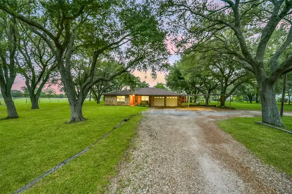 9606 Needville Fairchilds Road, Needville, TX 77461